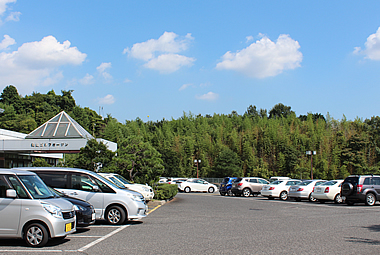 佐山ゴルフは駐車場110台以上収容可能